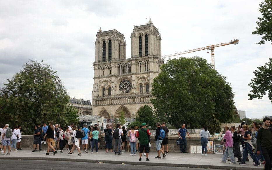 Notre-Dame : la flèche poindra dans le ciel de Paris en 2023.