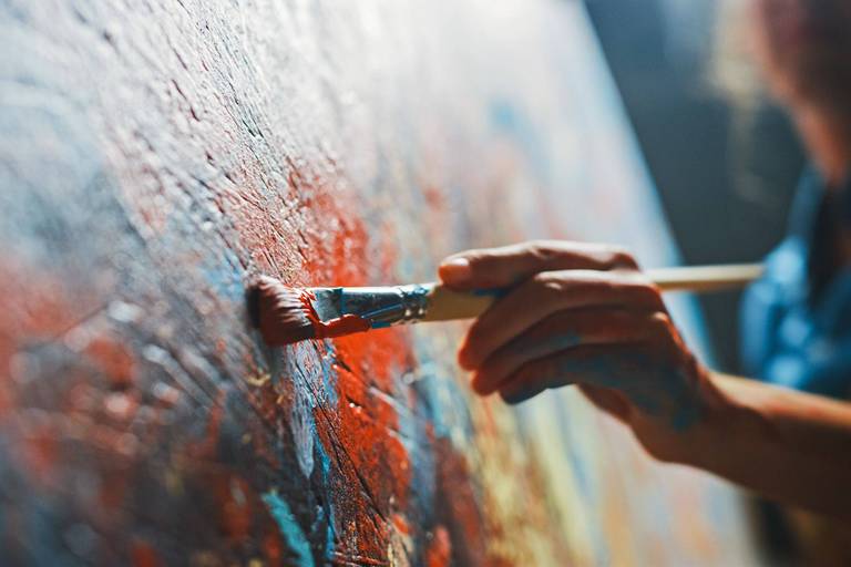 Ra’anan Levy. Artiste cosmopolite, ses peintures, aux couleurs pures.