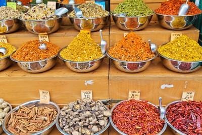 A Jérusalem, n’hésitez pas à faire comme le Maire de New York : visitez le marché Mahane Yehuda.