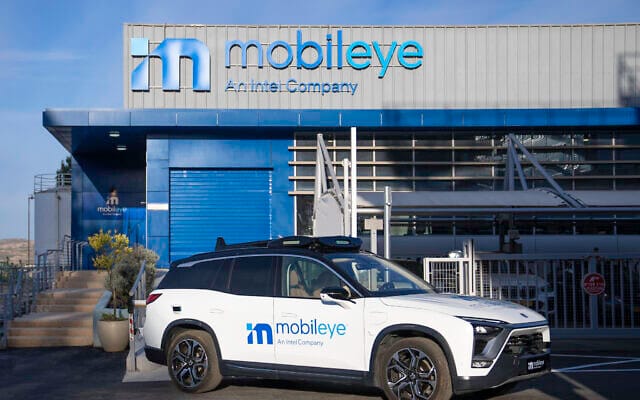Mobileye (Israël) lance les essais de ses véhicules autonomes à Paris.