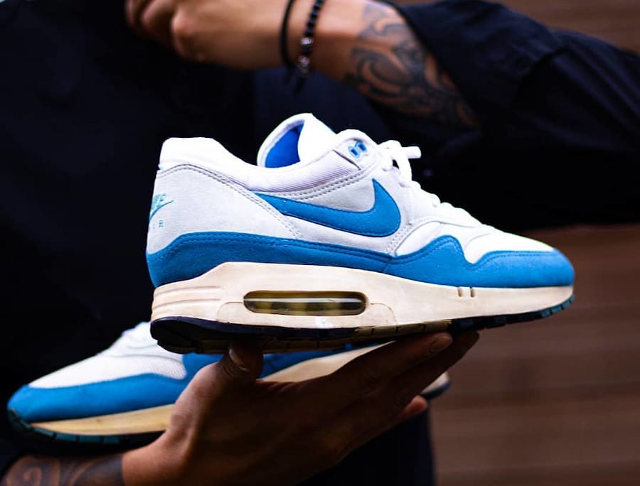 Le Musée Beaubourg et la Air Max 1, paire de baskets N°1 en Israël.