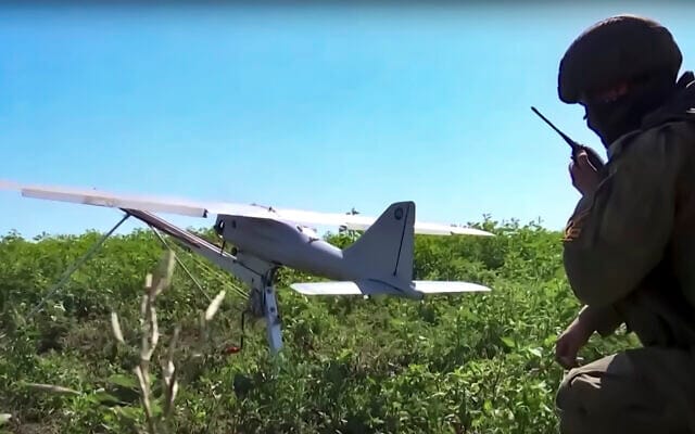 Les armes étrangères qui ont permis à l’Ukraine de tenir face aux Russes : Himars, Javelin, drones suicides…