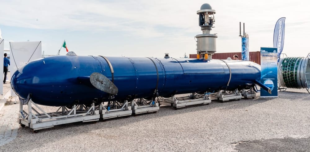 La photo du Jour. Le BlueWhale, développé par Elta (Israël) avec la société allemande Atlas Electronik.