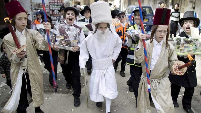 La fête préférée d’IsraelValley. Joie et rires : dans les écoles israéliennes Pourim est là.