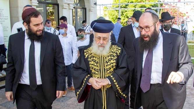 Election des grands rabbins d’Israël. Les séfarades se disputent. Les candidats ashkénazes sont nombreux.