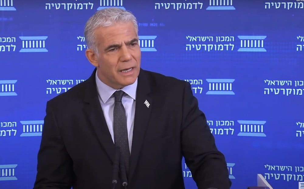 Le député Avi Maoz à la Une. Lapid lance une offensive violente contre Bibi.
