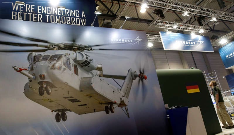 Israël signe un accord pour acheter pour 3,1 milliards de dollars d’hélicoptères et d’avions ravitailleurs américains.