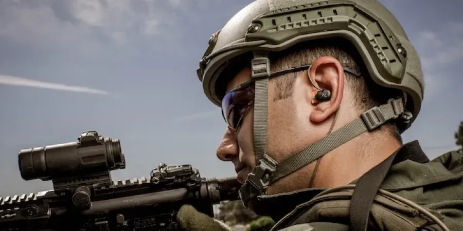 Défense : Les écouteurs intra-auriculaires de Silynxcom retenus par agence de sécurité de haut niveau.