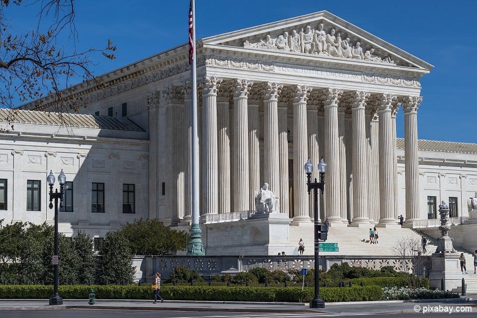 Cour Suprême (Etats-Unis). Succession de Ruth Bader Ginsburg. Amy Coney Barrett.