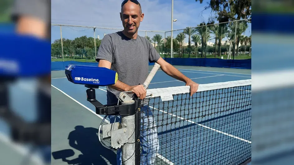 En Israël, un système d’aide et de conseils aux joueurs de tennis amateurs.
