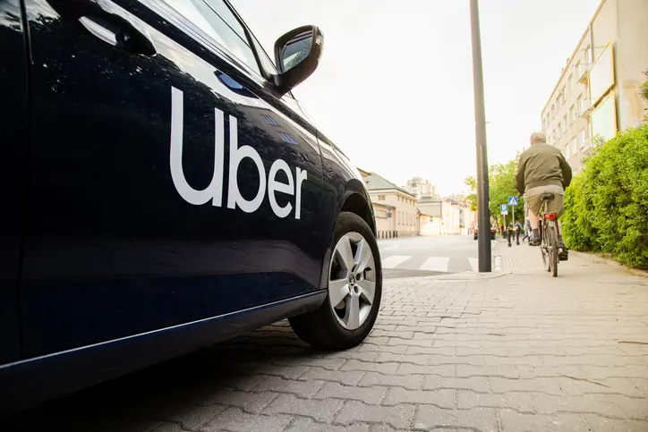 Réforme des Taxis en Israël avec l’arrivée de Uber. Baisse des prix, meilleur service.