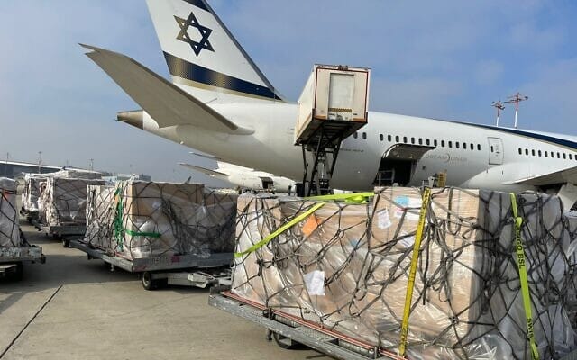 Israël n’abandonne pas l’Ukraine à son sort. Casques et gilets pare-balles.