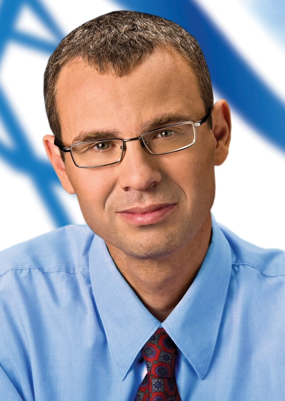 Selfies à la Knesset. Yariv Levin, perçu comme le grand vainqueur de la journée d’hier.