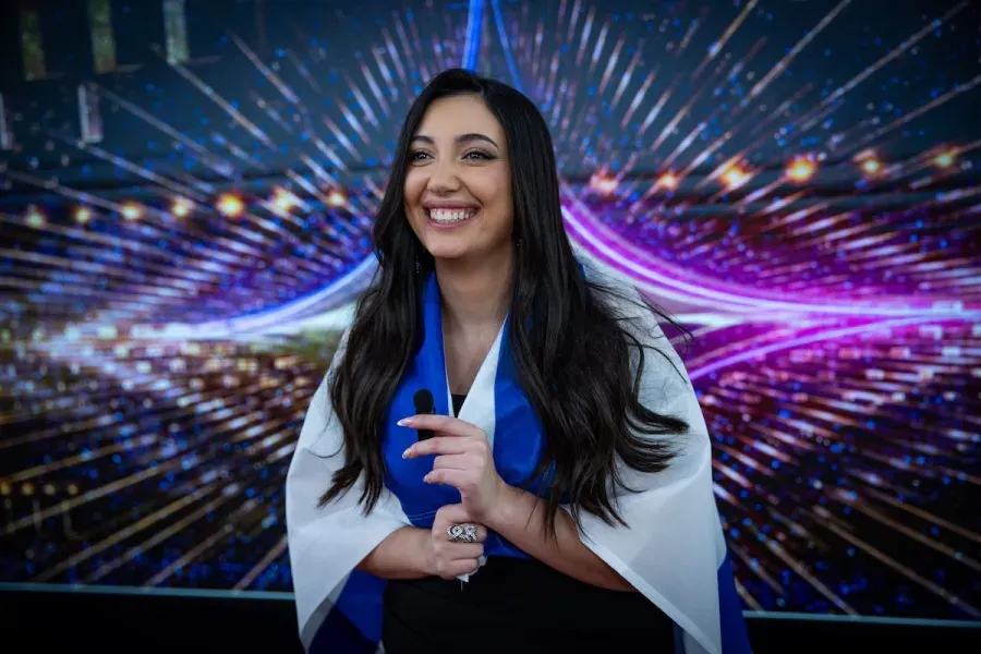 Standing Ovation! Belle deuxième place pour la  chanteuse israélienne Yuval Raphael à l’eurovision.