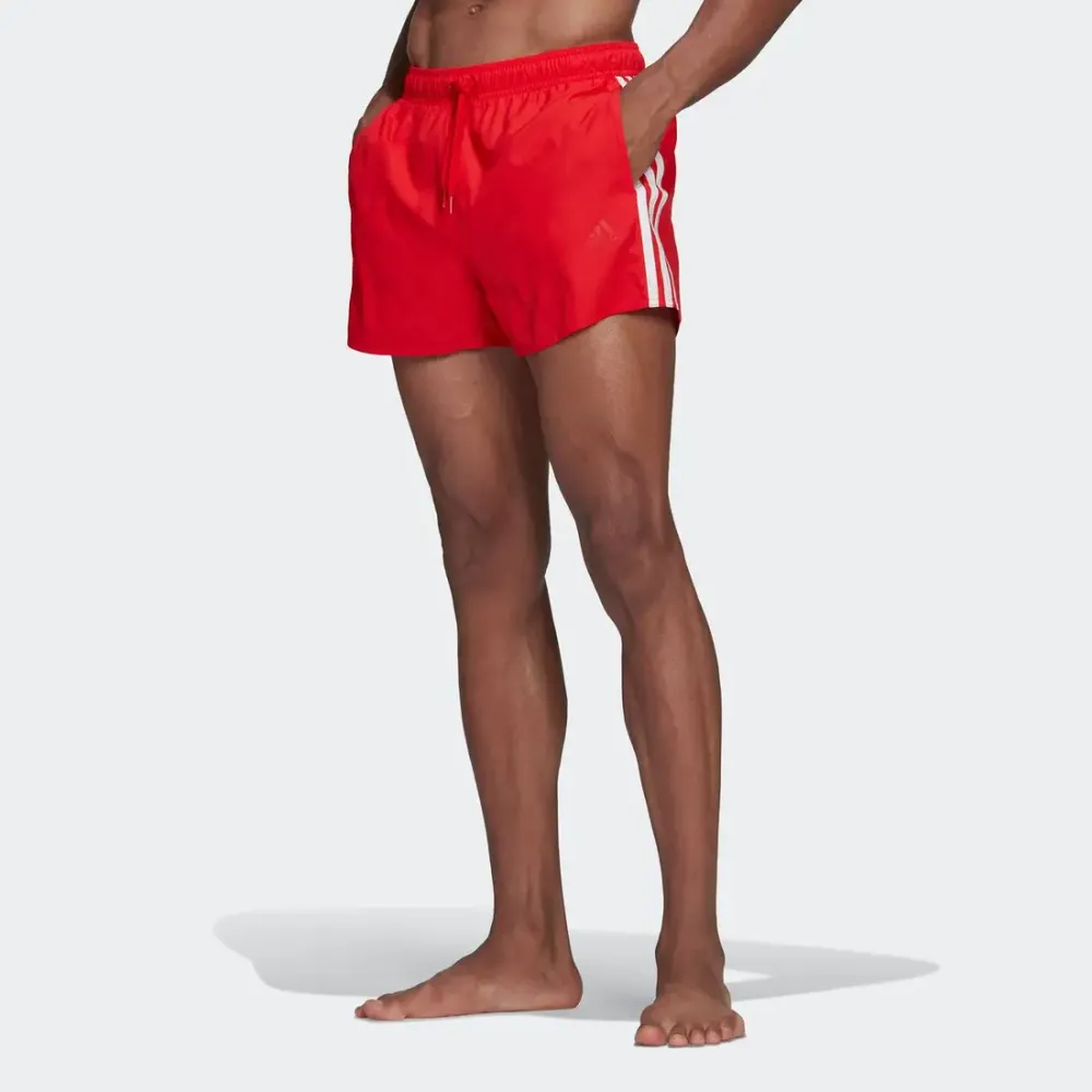 Delta Galil (Israël) et les sous-vêtements hommes et femmes d’Adidas.