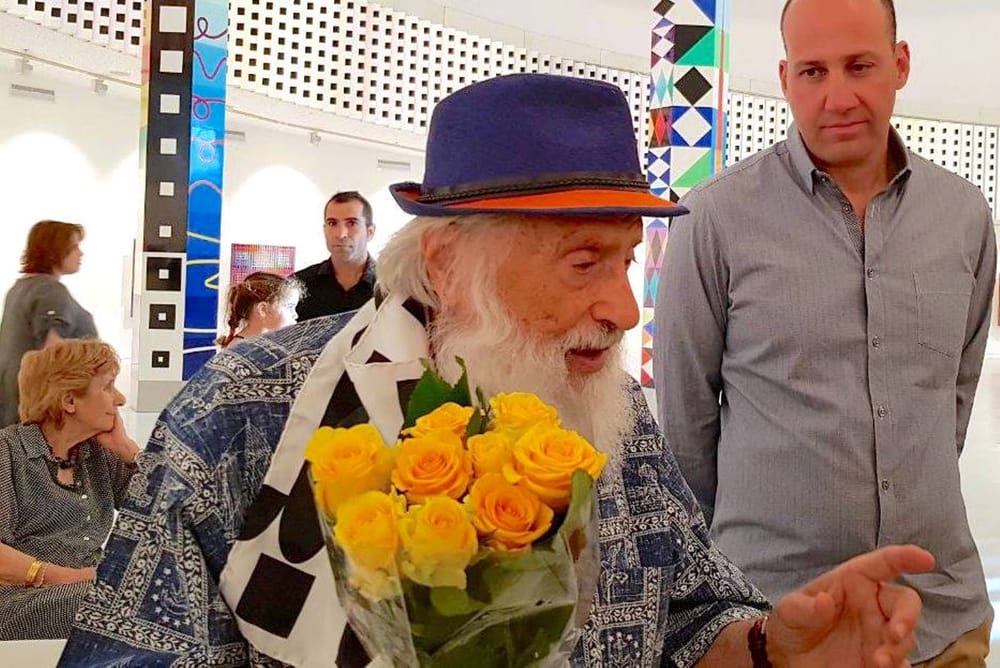 Mazel Tov! L’artiste israélien Yaakov Agam honoré par la France.