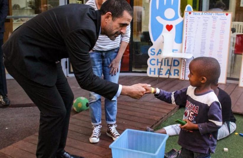 Première coopération humanitaire entre Israël et le Bahreïn.