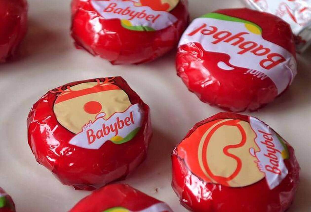 Le Babybel en Israël. Les ventes du célèbre fromage à la coque en cire rouge explosent.