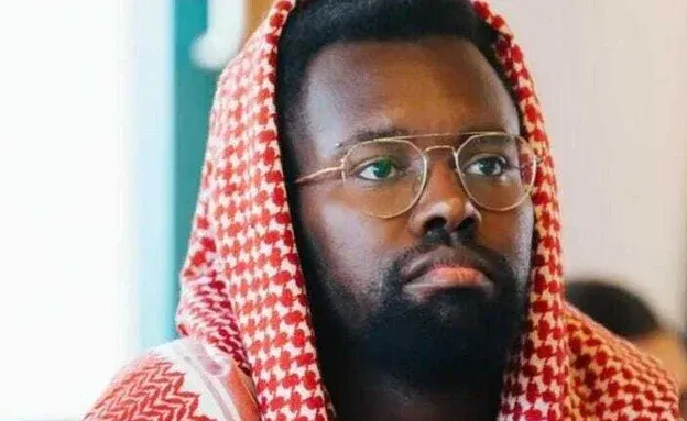 Israélien et Bédouin. Tomer Aldubi lutte contre l’antisémitisme sur le net.