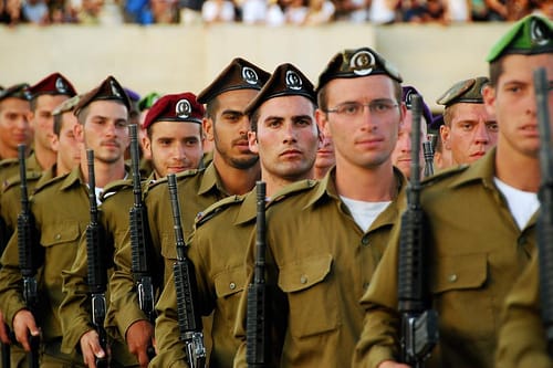 Knesset & Défense. Les soldats de Tsahal serviront 32 mois au lieu de 30.