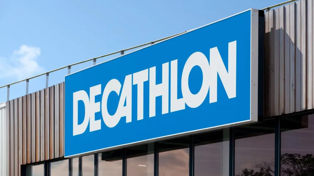 Décathlon, Israël et la guerre. Ouverture du 11ème magasin à Azrieli. Croissance vertigineuse des ventes de produits de camping.