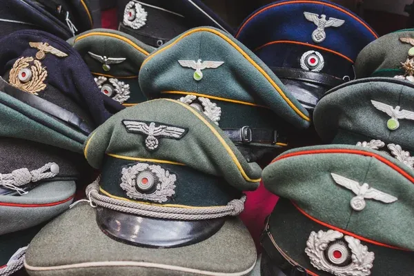Carnaval à Campo de Criptana. Des participants déguisés en nazis.