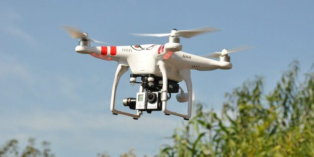 Du cannabis tombe du ciel sur la Place Rabin. « Green Drone » en action.