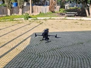 La police israélienne travaille avec des drones en zones urbaine.