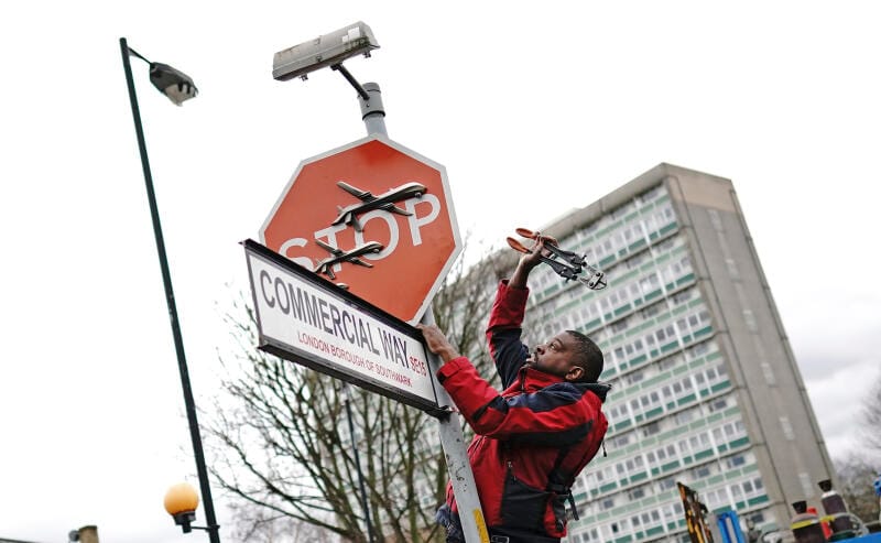 Une œuvre inédite de Banksy, un message pacifiste lié à la guerre Israël-Hamas, volée à Londres.
