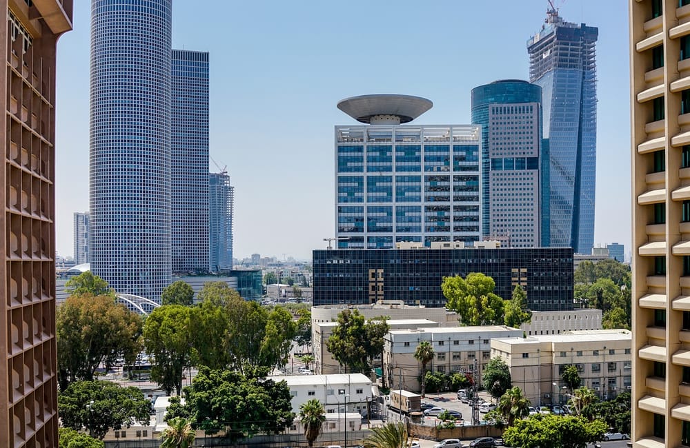 Crise en Israël. Les promoteurs immobiliers à Tel-Aviv sont perplexes. Des milliers de mètres carrés d’espace dans les tours de bureaux sont vides.
