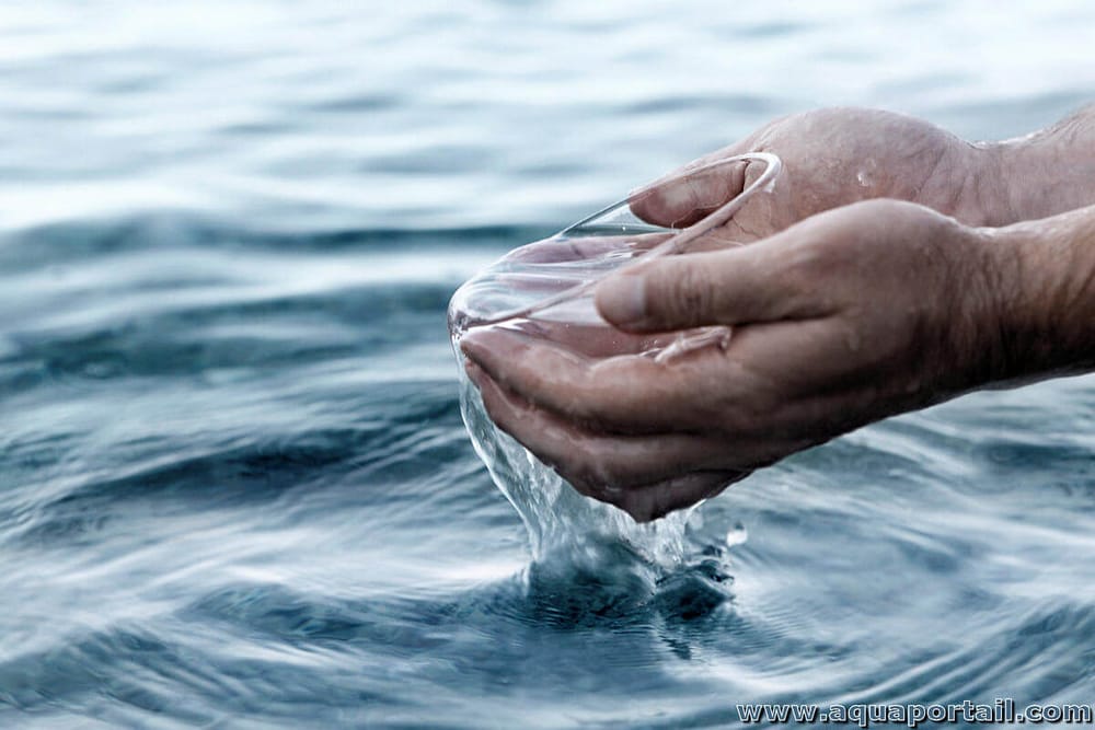 Ce n’est pas de l’intox. « Israël transfère de l’eau de la Méditerranée vers le Lac de Tibériade (lac d’eau douce). ».