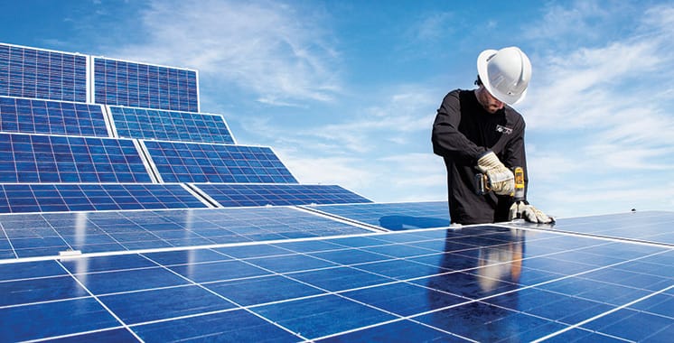 Israël fait avancer le plan de construction d’une 5ème usine d’énergie solaire à Ashalim (Neguev).