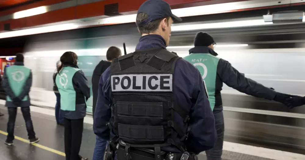 En Israël, les réseaux sociaux ne parlent que de ça : Un homme armé d’un couteau a agressé plusieurs femmes sur la ligne 3