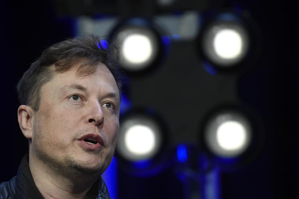 Un revers pour le bitcoin. Tesla a suspendu les achats de voitures avec des bitcoins.