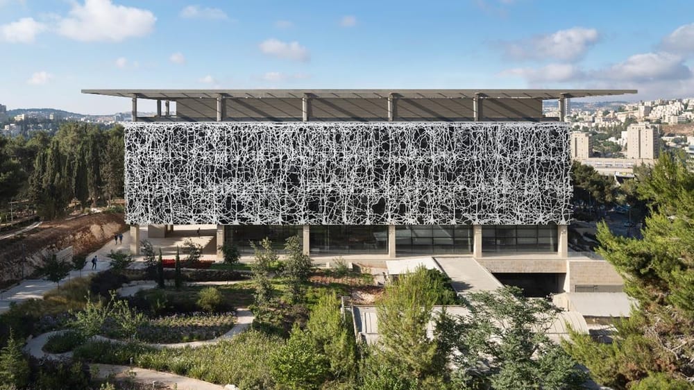 Foster & Partners a achevé la construction d’un centre de recherche pour les sciences du cerveau à Jérusalem.