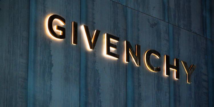Zuf Capelli, mannequin israélienne, visage de Givenchy.