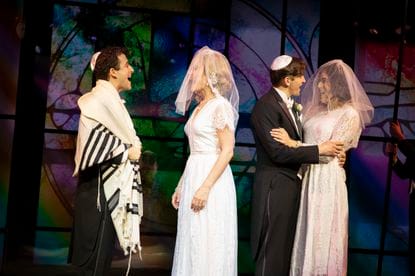A Broadway : « Harmony » une comédie musicale sur l’histoire vraie de 6 jeunes hommes juifs et gentils dans l’Allemagne des années 20.