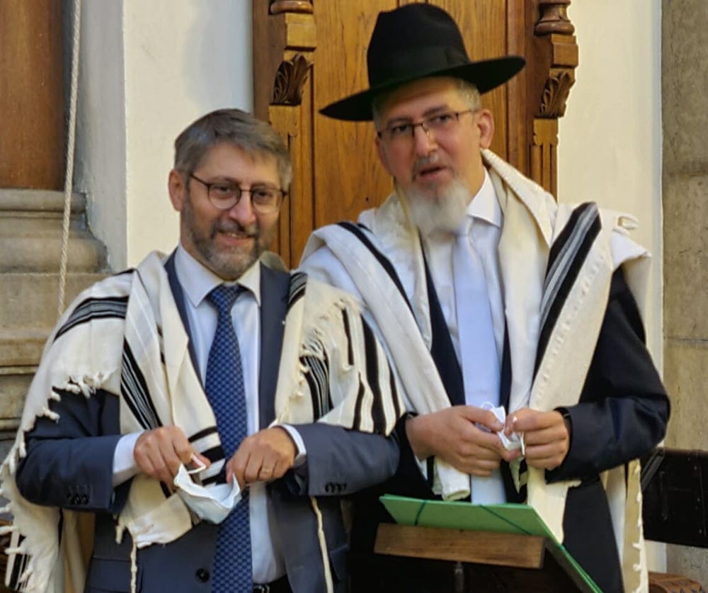 L’Homme du Jour. Daniel Dahan, grand rabbin de Lyon. Un tag « free Gaza » sur un mémorial de la Shoah.