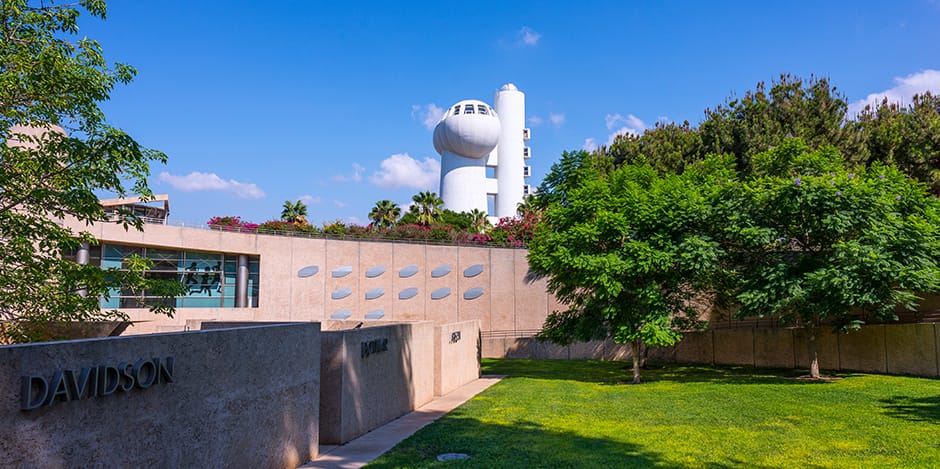 Radio J. La science touchée par la guerre Israël-Iran. L’Institut Weizmann : plusieurs bâtiments touchés par le barrage iranien.