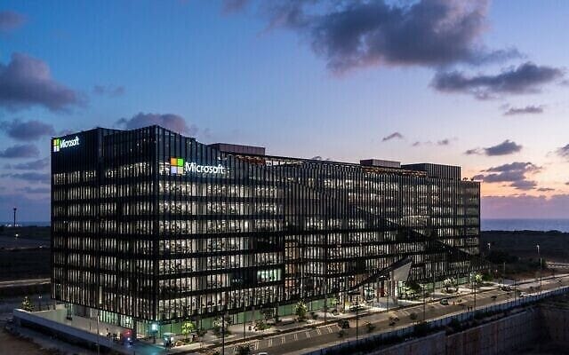 Microsoft va doubler ses effectifs de R&D. Recruter 2 500 employés.