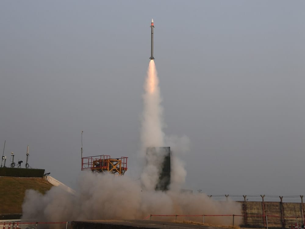Israël et l’Inde testent le système de défense aérienne MRSAM.