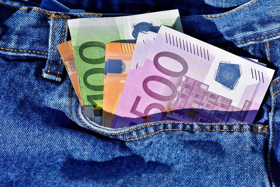 El Al (Israël) doit rembourser des billets à des milliers de passagers.