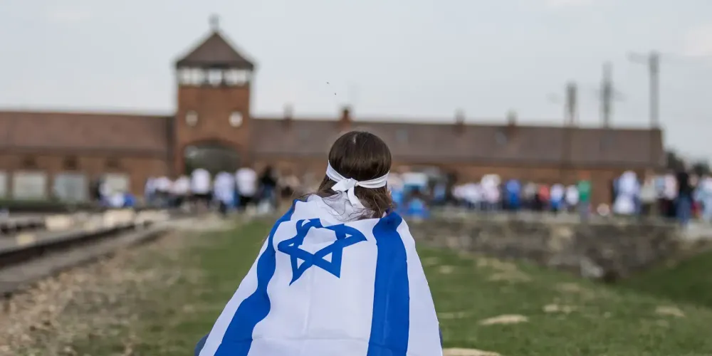 Quizz IsraelValley. Qui est ce sale personnage qui fait l’éloge d’Hitler, s’est proclamé nazi et a qualifié l’antisémitisme « d’invention juive »?