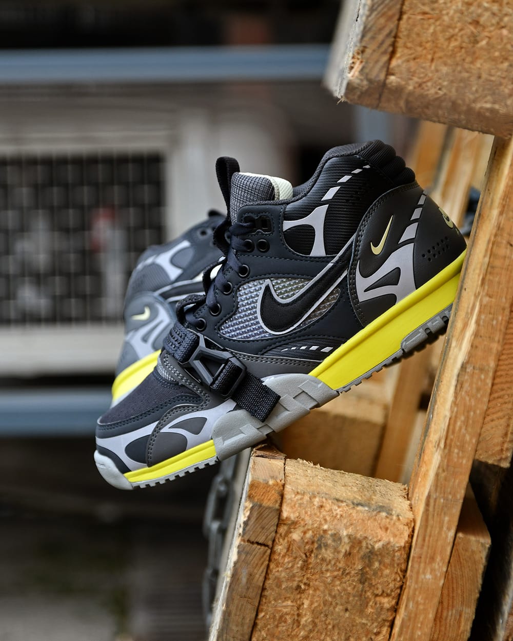De la folie… IsraelValley a assisté au chaos lors de l’ouverture du magasin Nike.