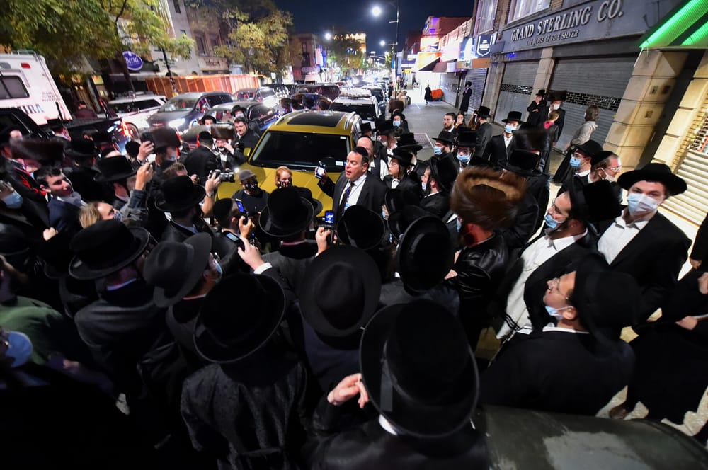 Covid 19 :  Réactions hostiles des juifs orthodoxes de New York face aux restrictions.