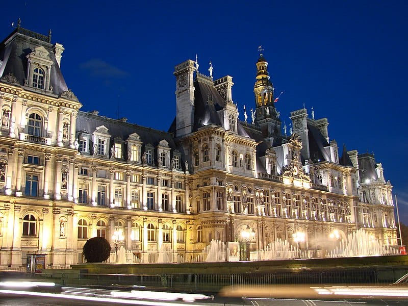 Révolution judiciaire. Des manifestants israéliens devant l’hôtel de ville à Paris.