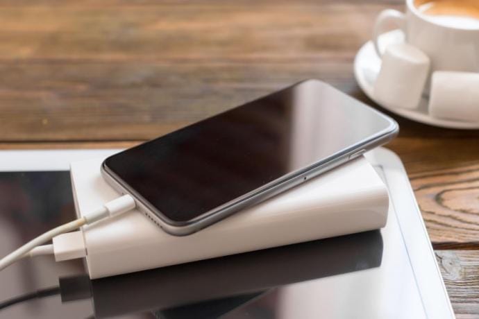 Voici les applis à éviter si vous voulez préserver votre batterie de téléphone cellulaire.