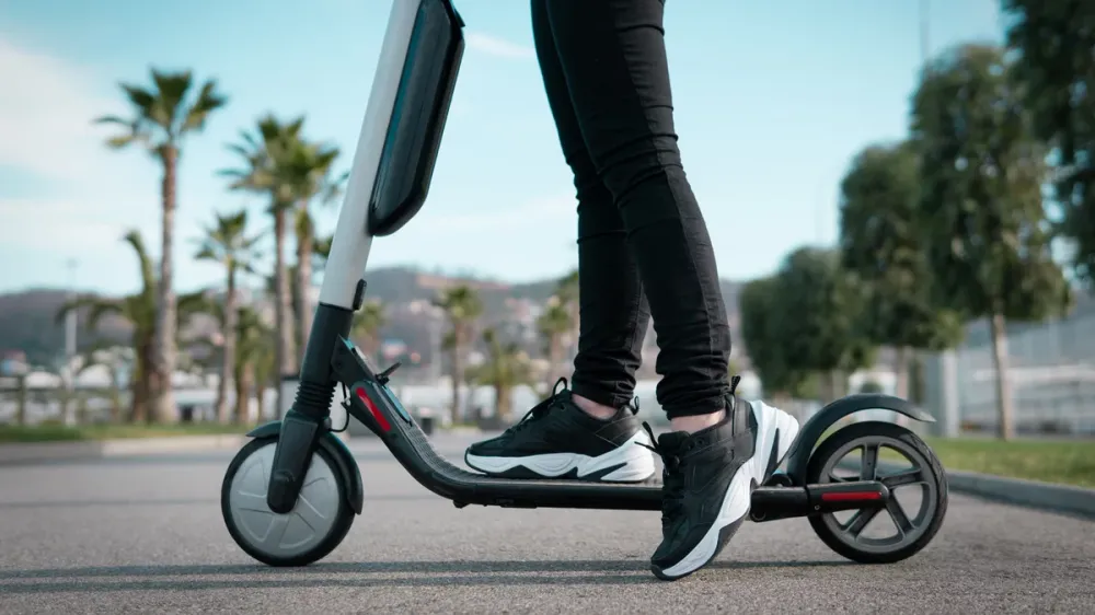 Israël compte 100 000 trottinettes. A Tel-Aviv, nombreux conducteurs en état d’ébriété.