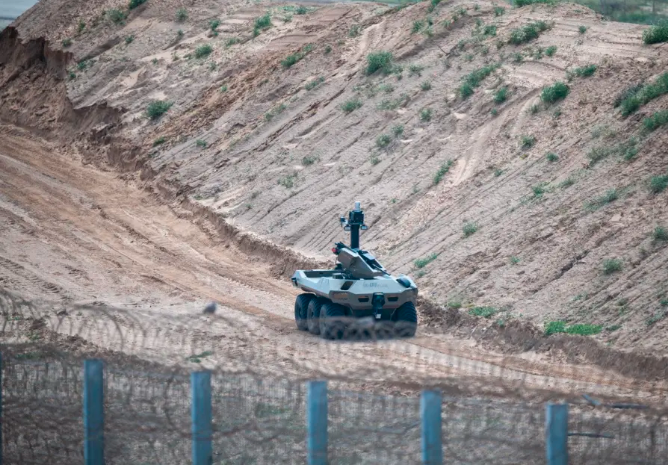 C’Israël. Le robot « Jaguar » est équipé de dizaines de capteurs.
