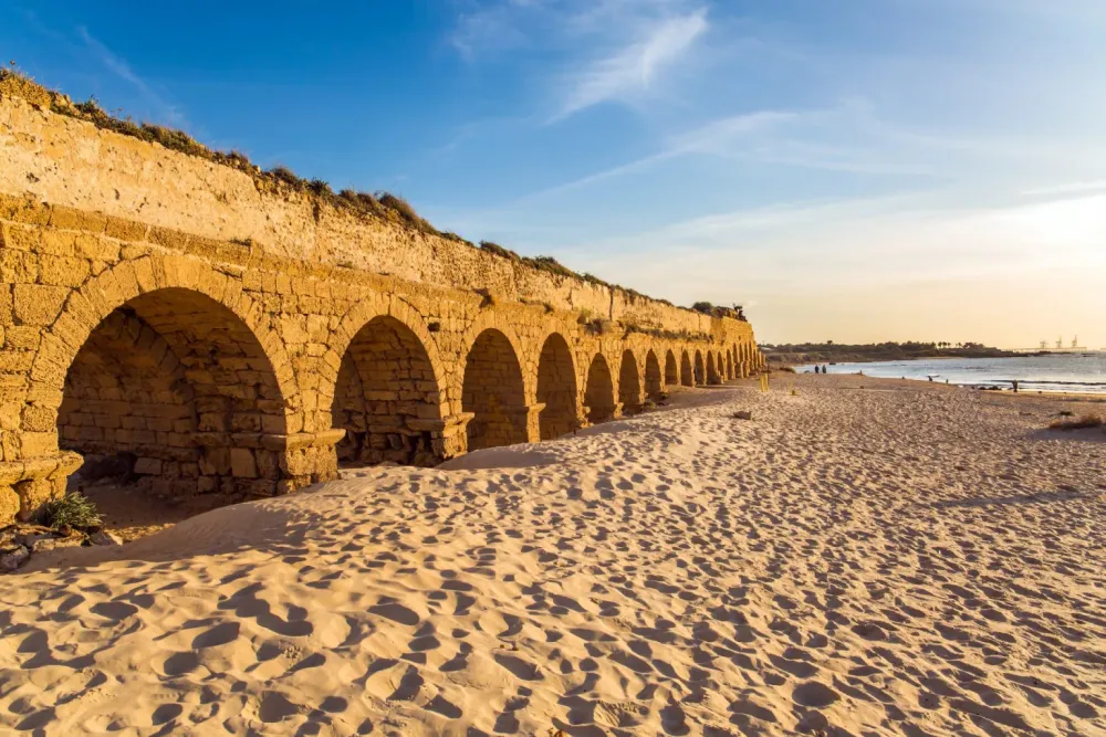 Tel Aviv et à Hadera. Pollution par les microplastiques des plages israéliennes.